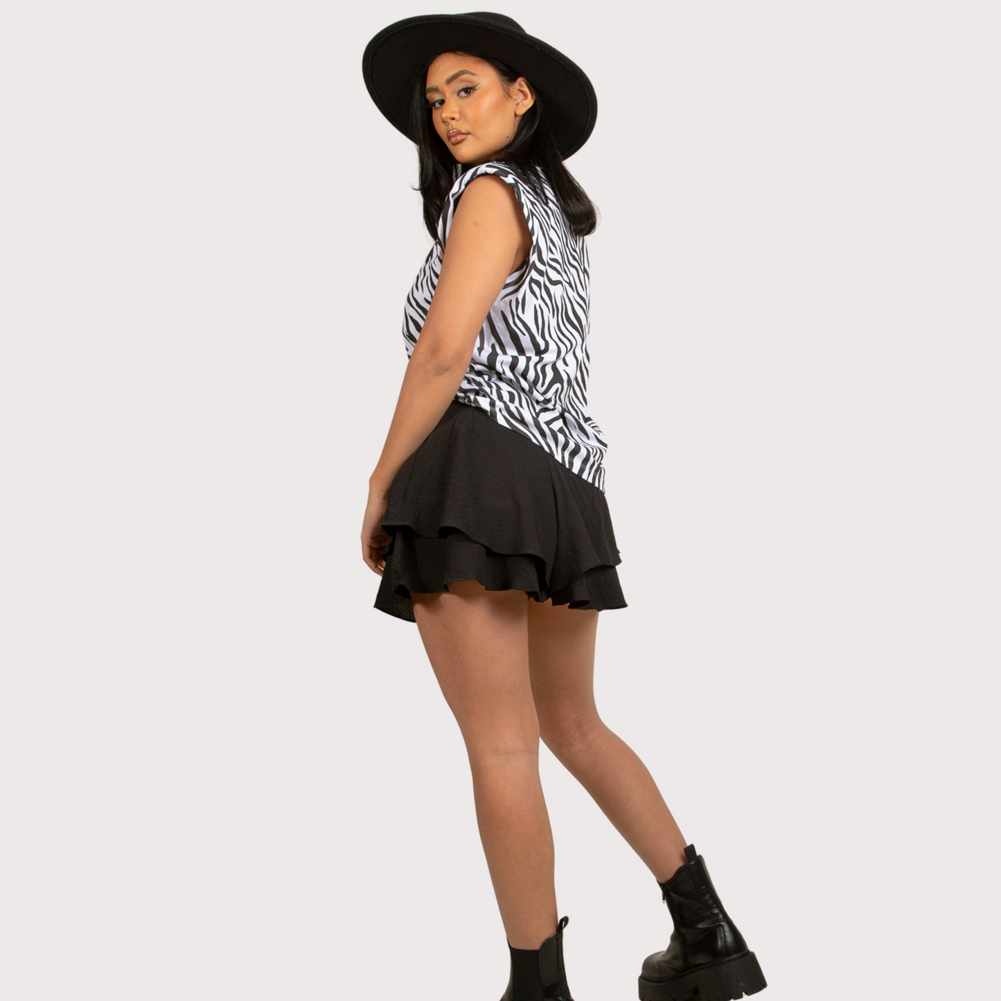 Birnaz Clothing : Clara short - Black (4)