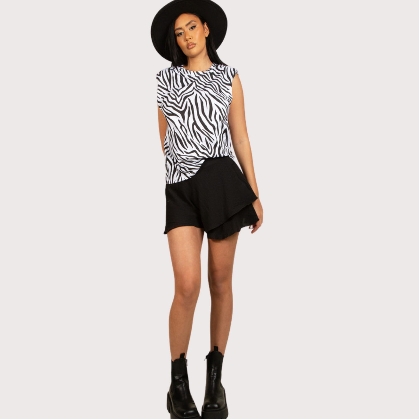 Birnaz Clothing : Clara short - Black (3)