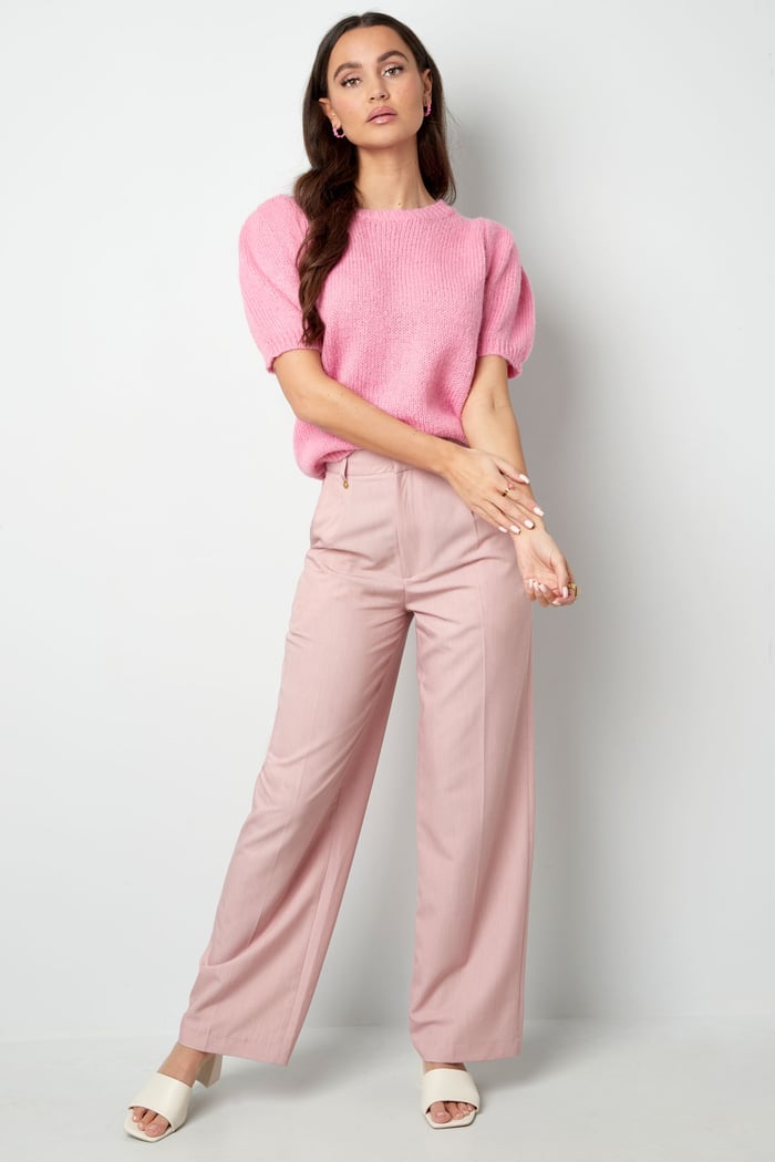 puffed sleeves top