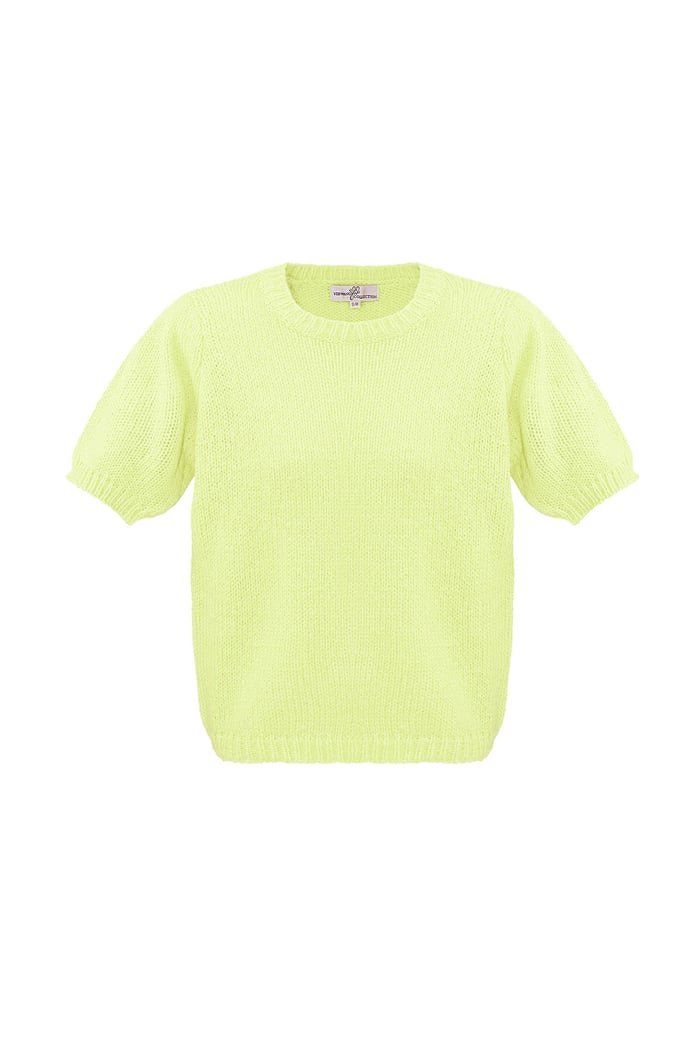 puffed sleeves top